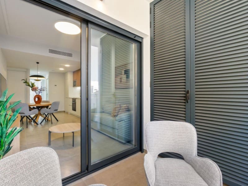 Apartamento de 2 habitaciones en Torrevieja en venta - 249.900 € (Ref: 9712127)