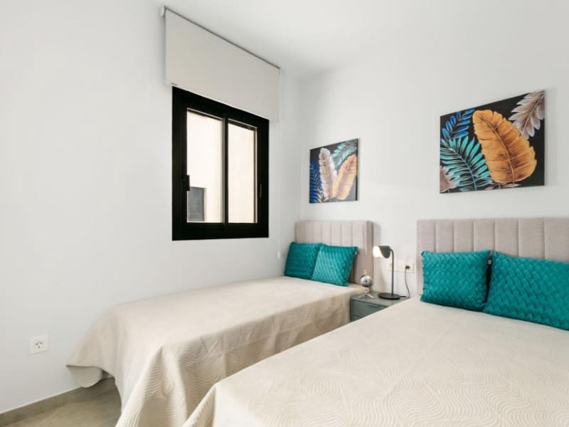 Apartamento de 2 habitaciones en Torrevieja en venta - 249.900 € (Ref: 9712127)