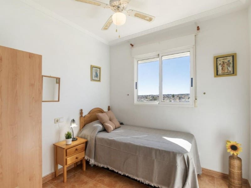 Casa de 3 habitaciones en La Florida en venta - 195.000 € (Ref: 9714844)