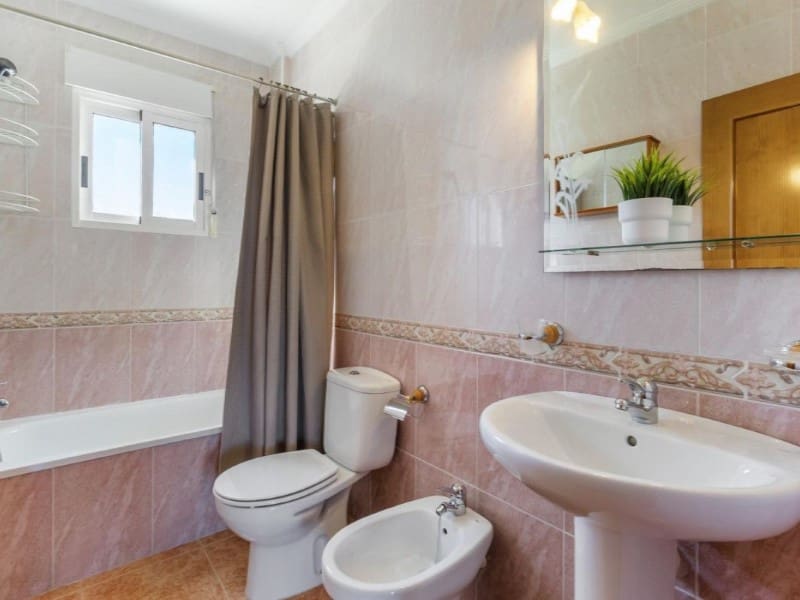 Casa de 3 habitaciones en La Florida en venta - 195.000 € (Ref: 9714844)