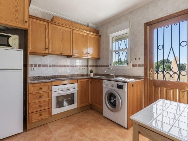 Casa de 3 habitaciones en La Florida en venta - 195.000 € (Ref: 9714844)