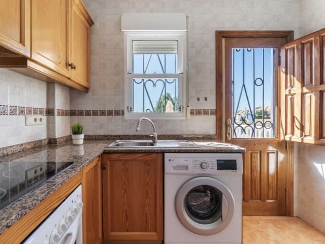 3 soverom Hus til salgs i La Florida, Orihuela - € 195 000 (Ref: 9714844)