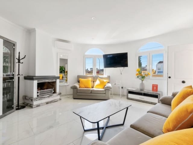 3 chambre Villa/Maison à vendre à El Chaparral, Torrevieja avec piscine - 499 000 € (Ref: 9719830)