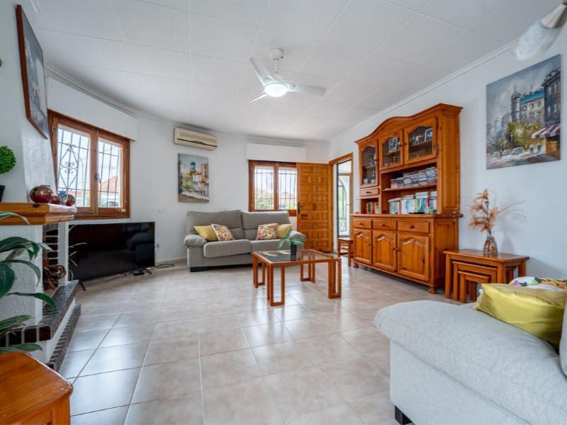 3 Zimmer Villa zu verkaufen in El Chaparral mit Pool Garage - 399.000 € (Ref: 9719831)