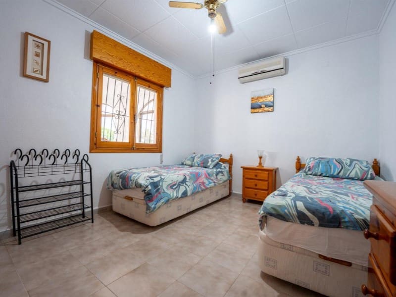 3 Zimmer Villa zu verkaufen in El Chaparral mit Pool Garage - 399.000 € (Ref: 9719831)