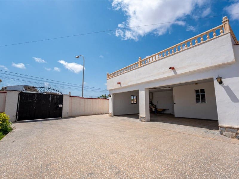 3 Zimmer Villa zu verkaufen in El Chaparral mit Pool Garage - 399.000 € (Ref: 9719831)