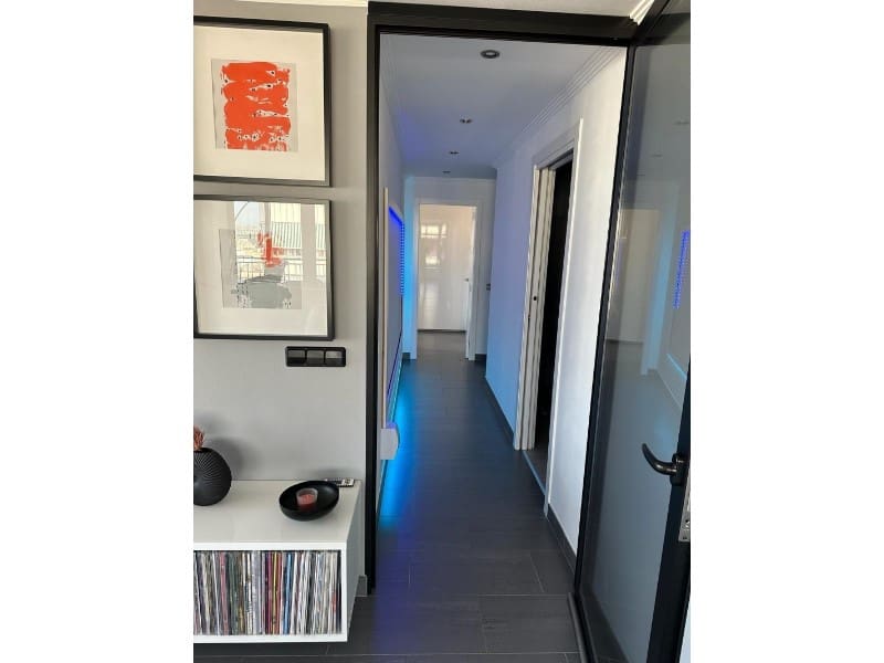 Ático de 2 habitaciones en Torrevieja en venta - 365.000 € (Ref: 9721576)