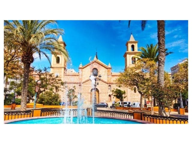 1 bedroom Penthouse for sale in Playa de los Locos, Torrevieja with pool - € 425,950 (Ref: 9735493)