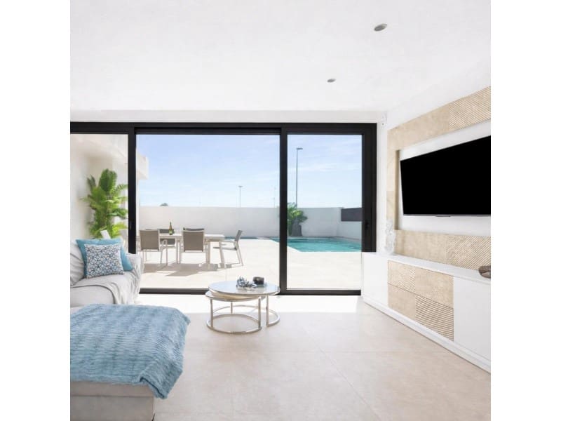 3 chambre Villa/Maison à vendre à Los Alcazares avec piscine - 489 000 € (Ref: 9735497)