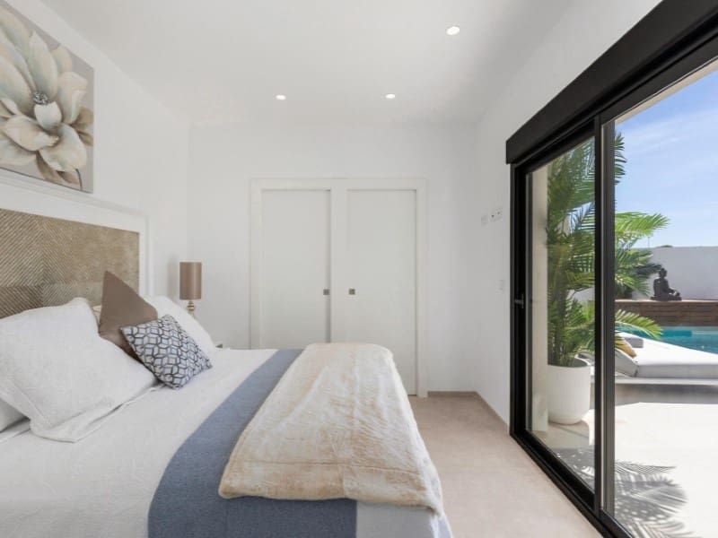 3 chambre Villa/Maison à vendre à Los Alcazares avec piscine - 489 000 € (Ref: 9735497)