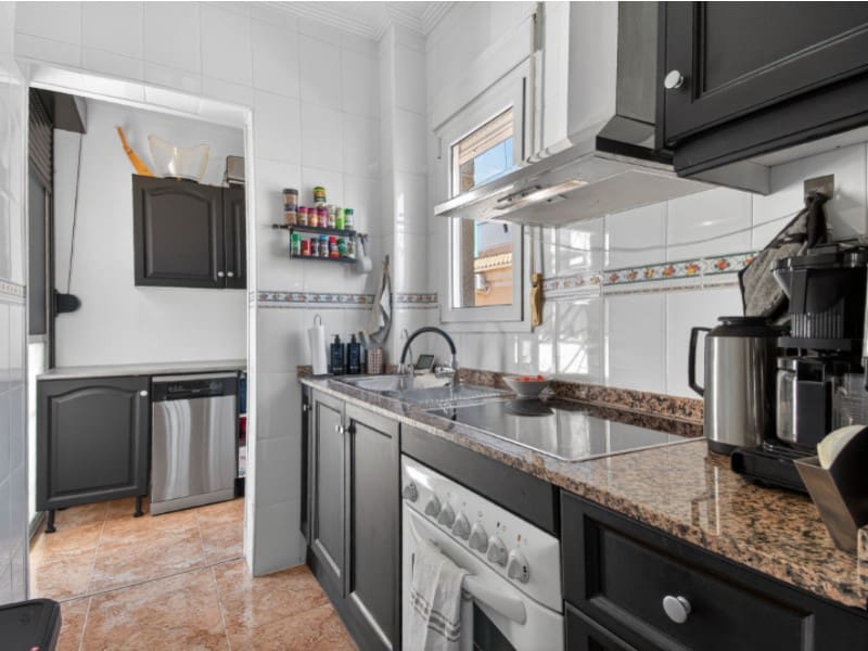 2 Zimmer Apartment zu verkaufen in Torrevieja - 195.000 € (Ref: 9738477)