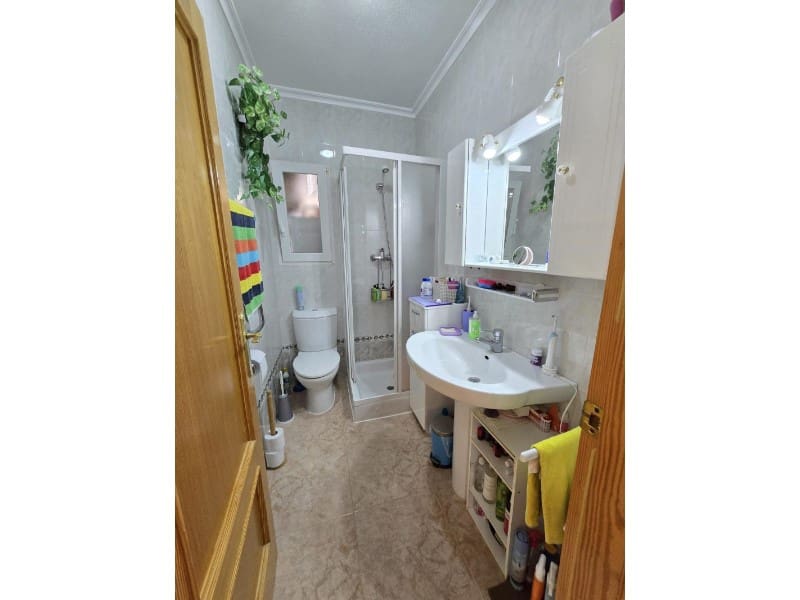 Chalet de 3 habitaciones en Playa Flamenca en venta con piscina - 570.000 € (Ref: 9741685)