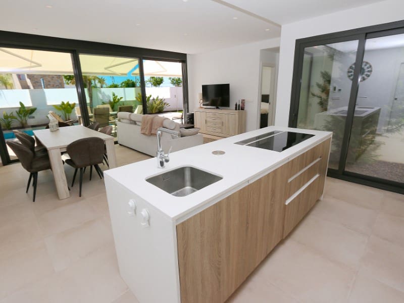 Chalet de 3 habitaciones en Pilar de la Horadada en venta - 495.000 € (Ref: 9741688)