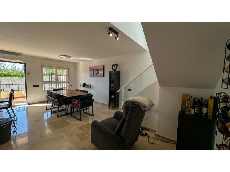 3 makuuhuone Huoneisto myytävänä paikassa Orihuela Costa mukana 
autotalli - 319 000 € (Ref: 9751920)