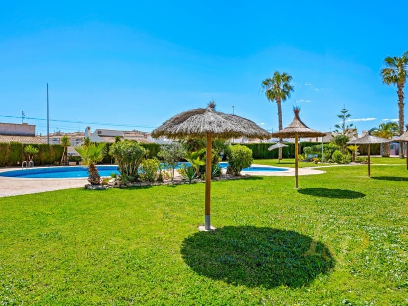 2 bedroom Apartment for sale in Playa Flamenca with pool - € 169,000 (Ref: 9772951)