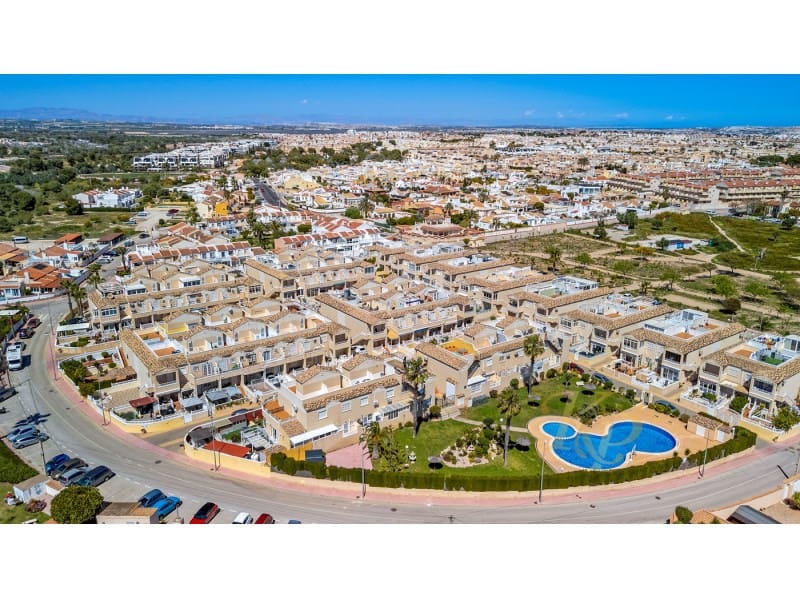 2 bedroom Apartment for sale in Playa Flamenca with pool - € 169,000 (Ref: 9772951)