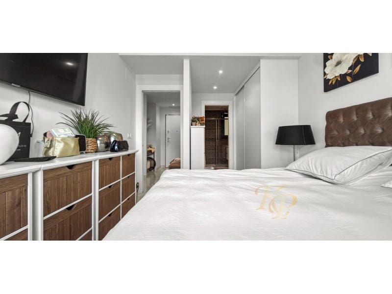 Apartamento de 3 habitaciones en Playa Flamenca en venta - 450.000 € (Ref: 9772952)