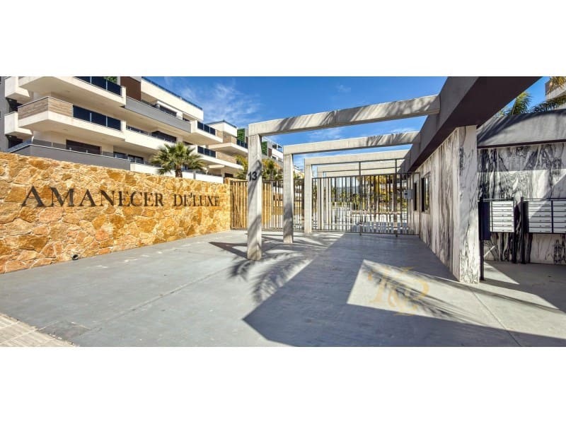 Apartamento de 3 habitaciones en Playa Flamenca en venta - 450.000 € (Ref: 9772952)