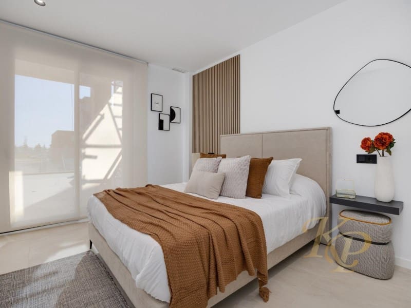 2 sypialnia Apartament na sprzedaż w Los Alcazares z basenem - 260 000 € (Ref: 9772958)