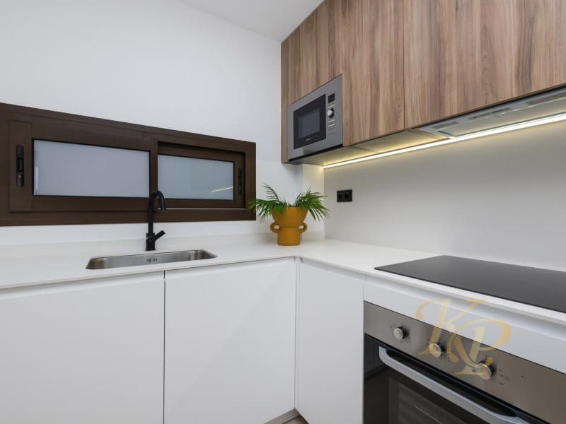 2 sypialnia Apartament na sprzedaż w Los Alcazares z basenem - 260 000 € (Ref: 9772958)