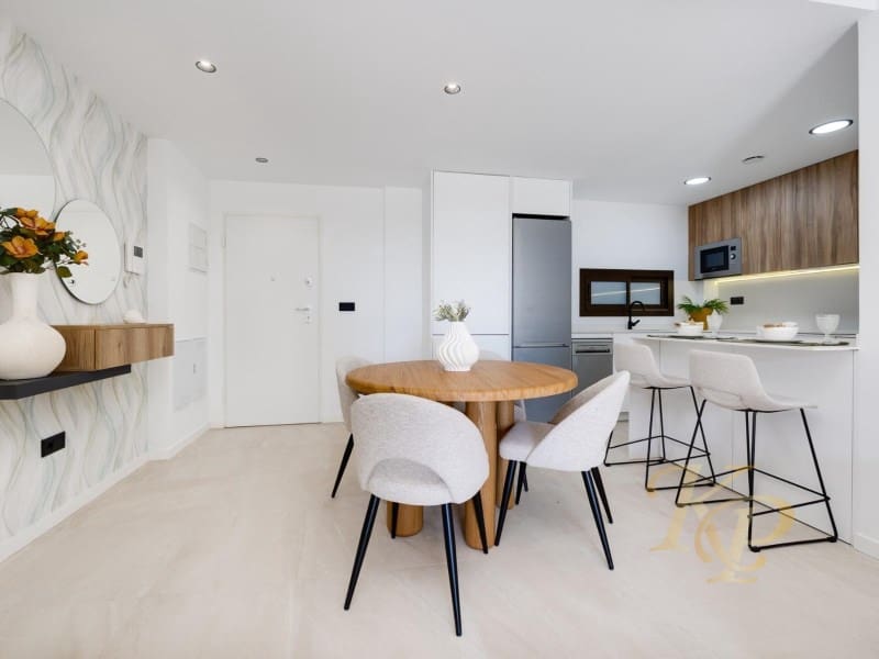 2 sypialnia Apartament na sprzedaż w Los Alcazares z basenem - 260 000 € (Ref: 9772958)