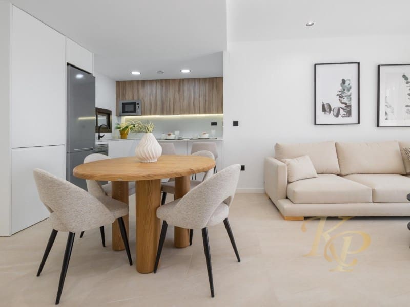 2 sypialnia Apartament na sprzedaż w Los Alcazares z basenem - 260 000 € (Ref: 9772958)