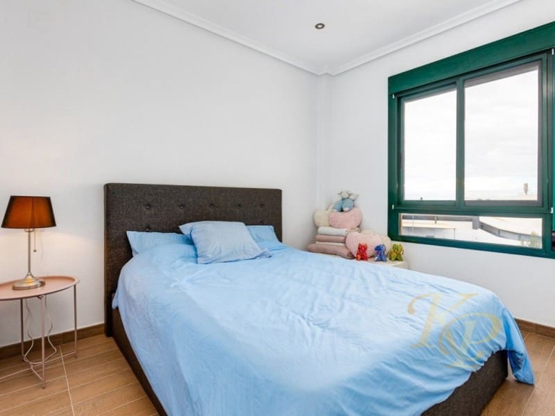 2 soveværelse Penthouse til salg i Orihuela Costa med swimmingpool - € 185.000 (Ref: 9778003)