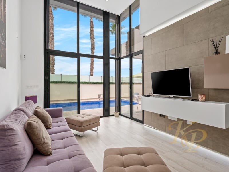 3 sypialnia Willa na sprzedaż w Orihuela Costa z basenem - 425 000 € (Ref: 9778005)