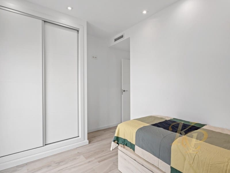 3 sypialnia Willa na sprzedaż w Orihuela Costa z basenem - 425 000 € (Ref: 9778005)