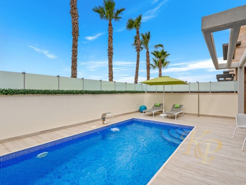 3 sypialnia Willa na sprzedaż w Orihuela Costa z basenem - 425 000 € (Ref: 9778005)