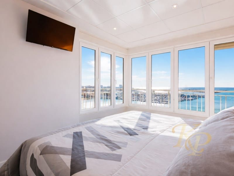 Apartamento de 3 habitaciones en Torrevieja en venta con garaje - 389.500 € (Ref: 9778008)