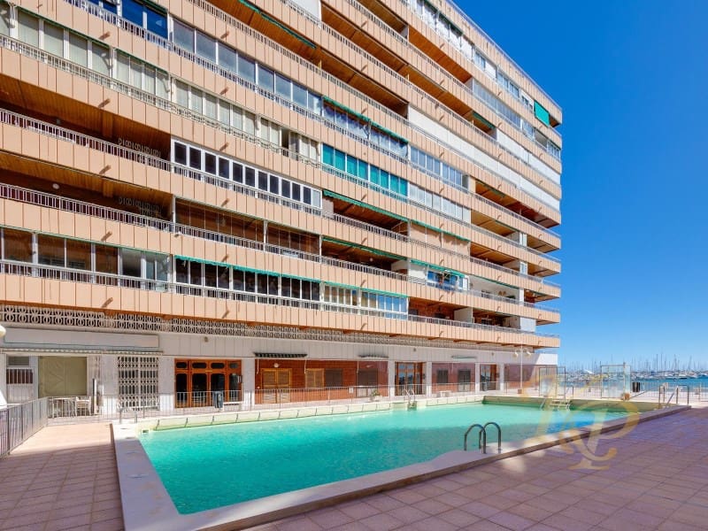 Apartamento de 3 habitaciones en Torrevieja en venta con garaje - 389.500 € (Ref: 9778008)