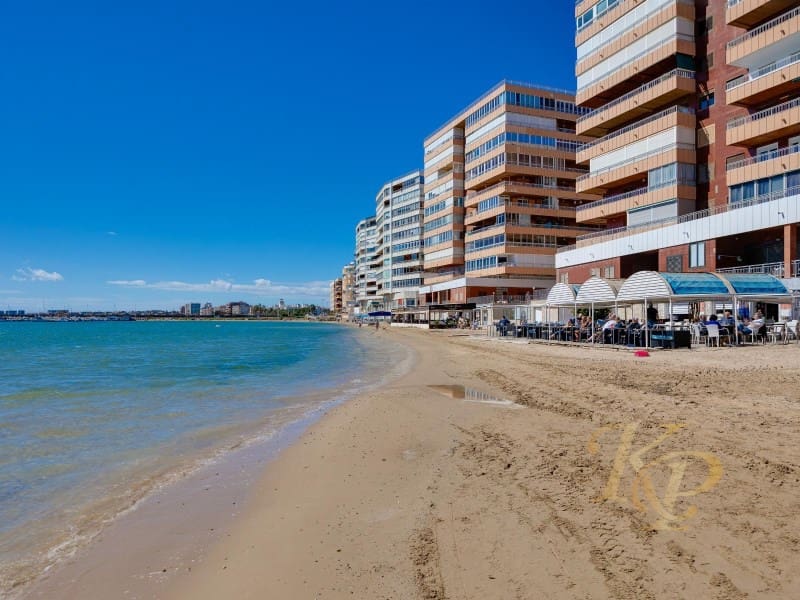 Apartamento de 3 habitaciones en Torrevieja en venta con garaje - 389.500 € (Ref: 9778008)