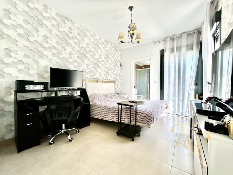 3 soverom Hus til salgs i Orihuela Costa med garasje - € 375 000 (Ref: 9778009)