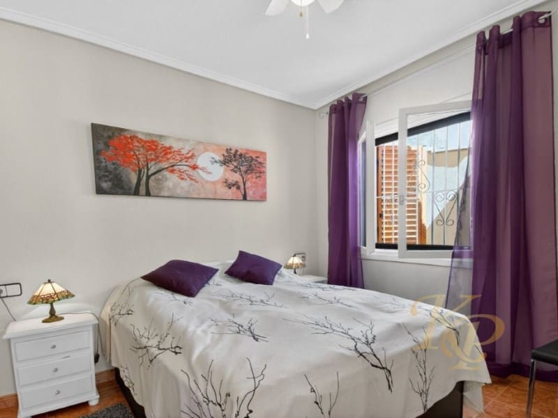 3 chambre Maison de Ville à vendre à Playa Flamenca avec piscine - 249 000 € (Ref: 9778011)