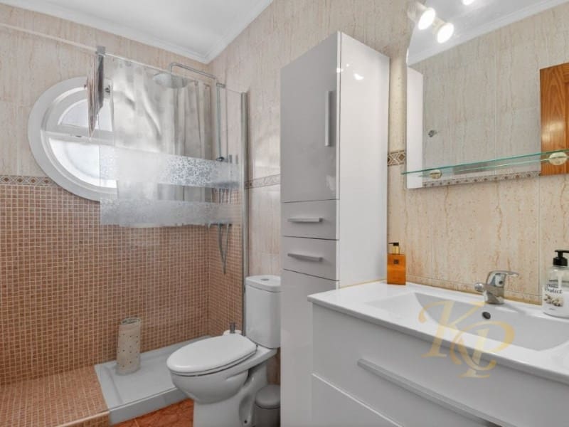 3 chambre Maison de Ville à vendre à Playa Flamenca avec piscine - 249 000 € (Ref: 9778011)