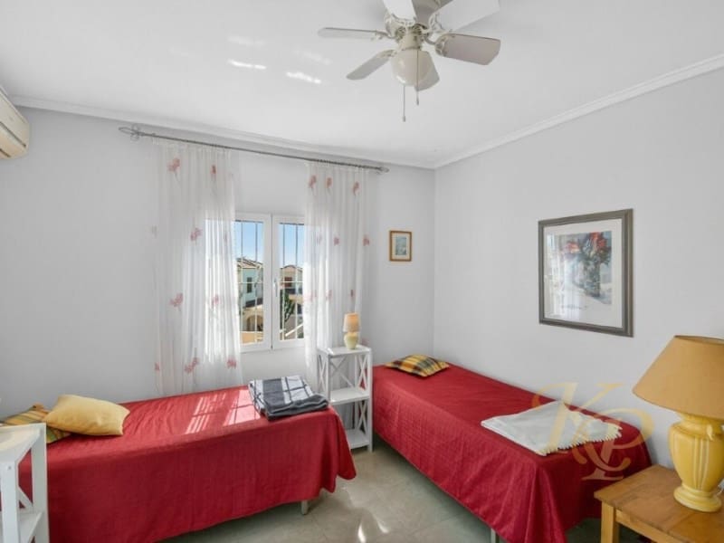 3 chambre Maison de Ville à vendre à Playa Flamenca avec piscine - 249 000 € (Ref: 9778011)