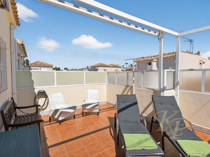 3 chambre Maison de Ville à vendre à Playa Flamenca avec piscine - 249 000 € (Ref: 9778011)