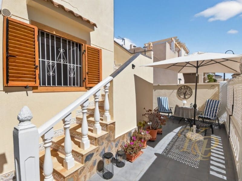 3 chambre Maison de Ville à vendre à Playa Flamenca avec piscine - 249 000 € (Ref: 9778011)