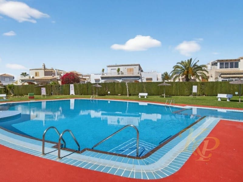 3 chambre Maison de Ville à vendre à Playa Flamenca avec piscine - 249 000 € (Ref: 9778011)