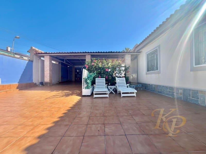 3 soveværelse Villa til salg i Torrevieja - € 449.000 (Ref: 9780458)
