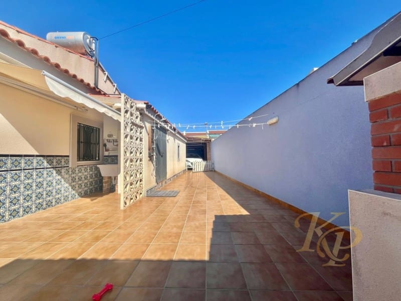 3 soveværelse Villa til salg i Torrevieja - € 449.000 (Ref: 9780458)