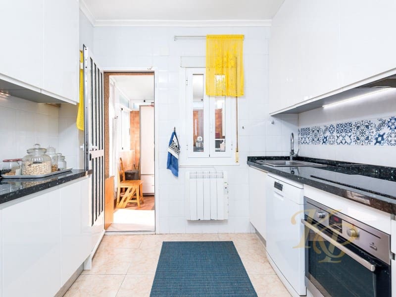 5 bedroom Villa for sale in Los Altos with pool - € 396,000 (Ref: 9780459)