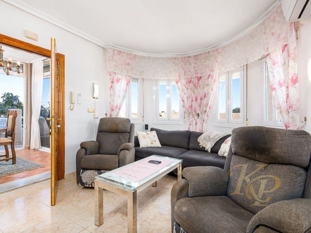 5 bedroom Villa for sale in Los Altos with pool - € 396,000 (Ref: 9780459)