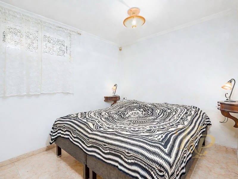 5 bedroom Villa for sale in Los Altos with pool - € 396,000 (Ref: 9780459)