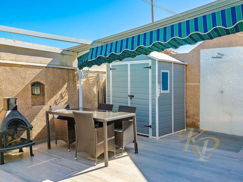 5 bedroom Villa for sale in Los Altos with pool - € 396,000 (Ref: 9780459)