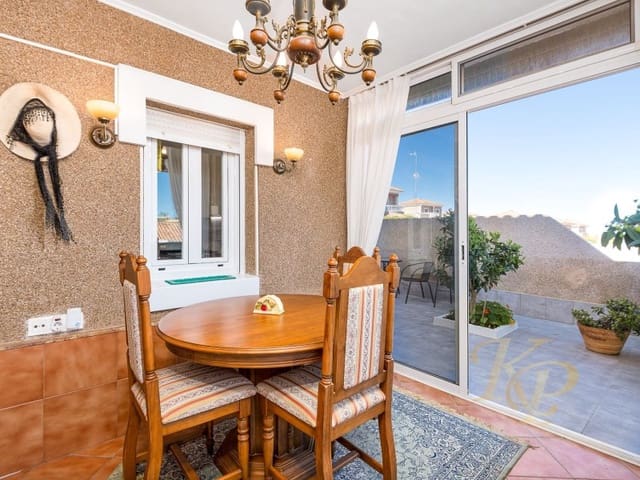 5 bedroom Villa for sale in Los Altos with pool - € 396,000 (Ref: 9780459)