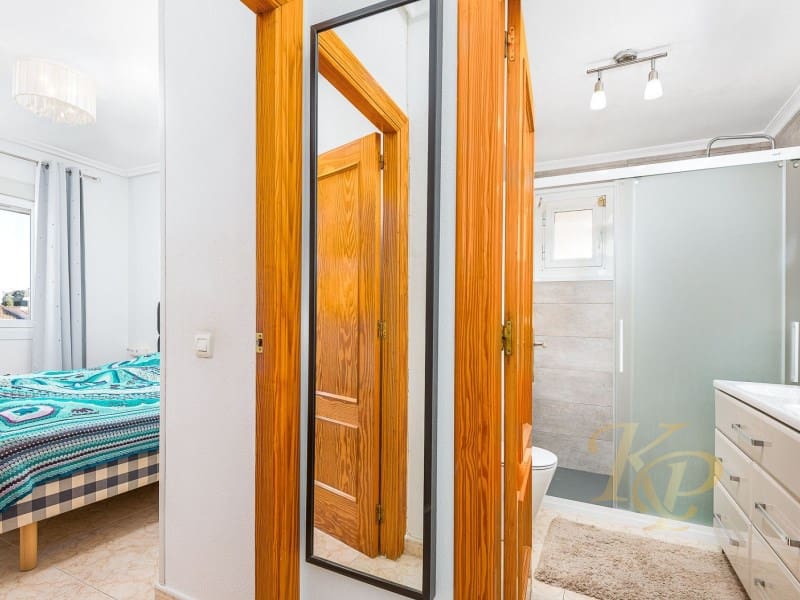 5 bedroom Villa for sale in Los Altos with pool - € 396,000 (Ref: 9780459)