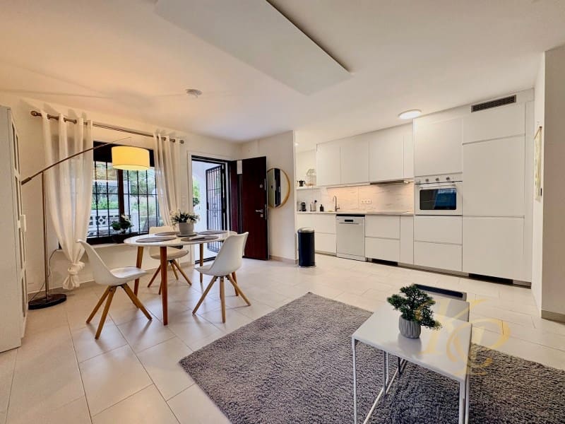 4 soverom Hus til salgs i Cabo Roig med svømmebasseng garasje - € 390 000 (Ref: 9785124)