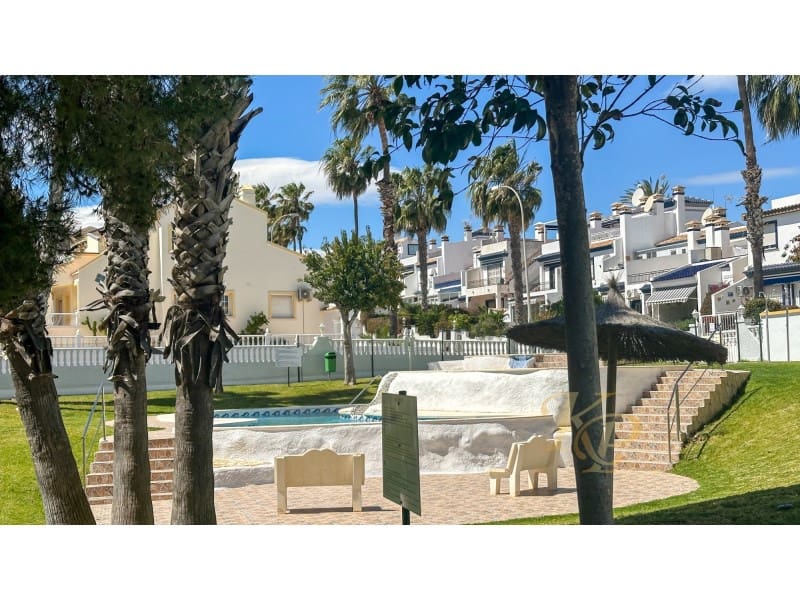 2 makuuhuone Bungalow myytävänä paikassa Orihuela Costa - 229 000 € (Ref: 9790946)